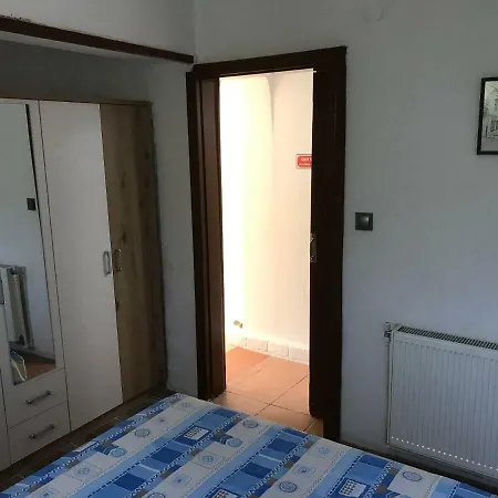 Kalamaki Apartment Ağaçlı